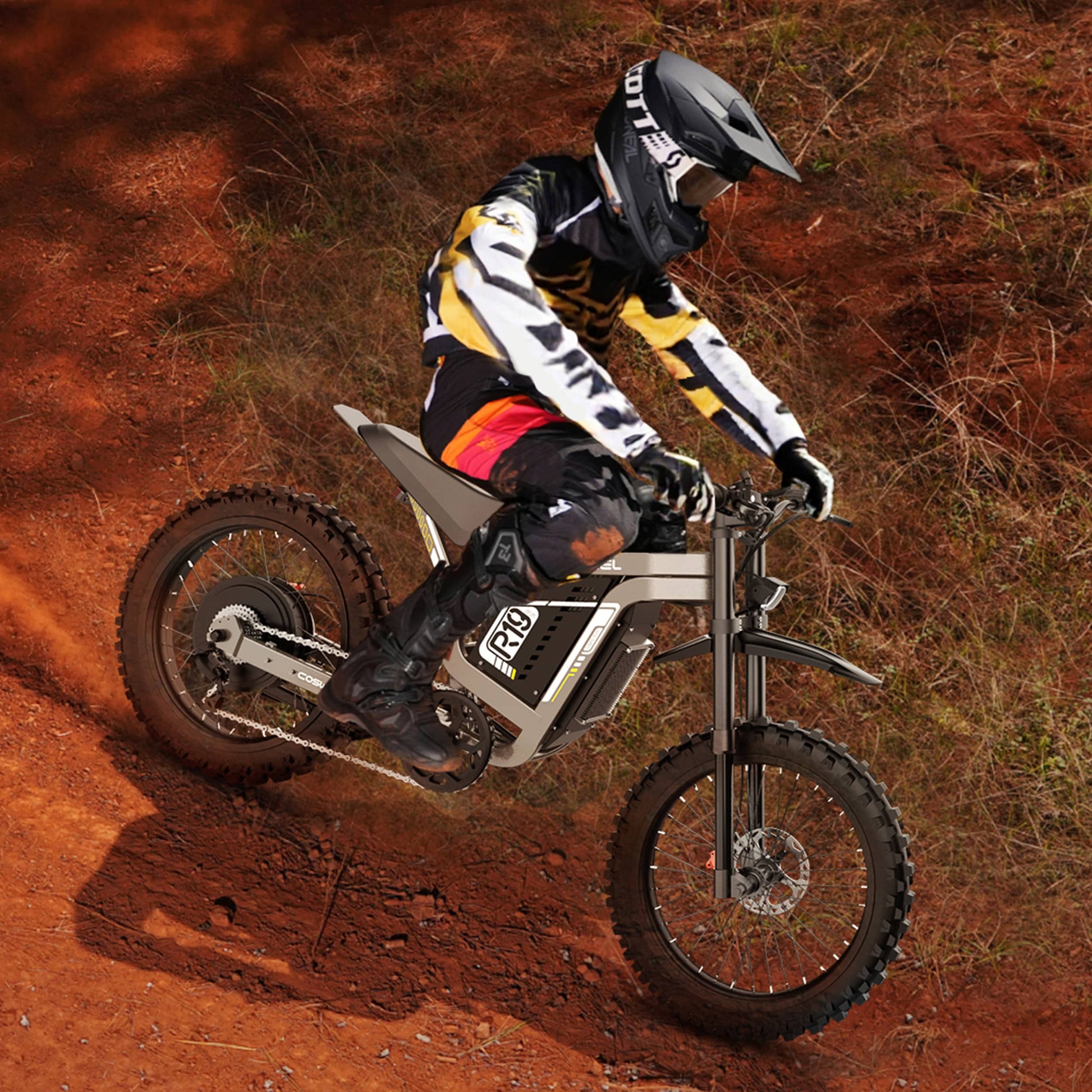 COSWHEEL R19 - rider on red dirt trail