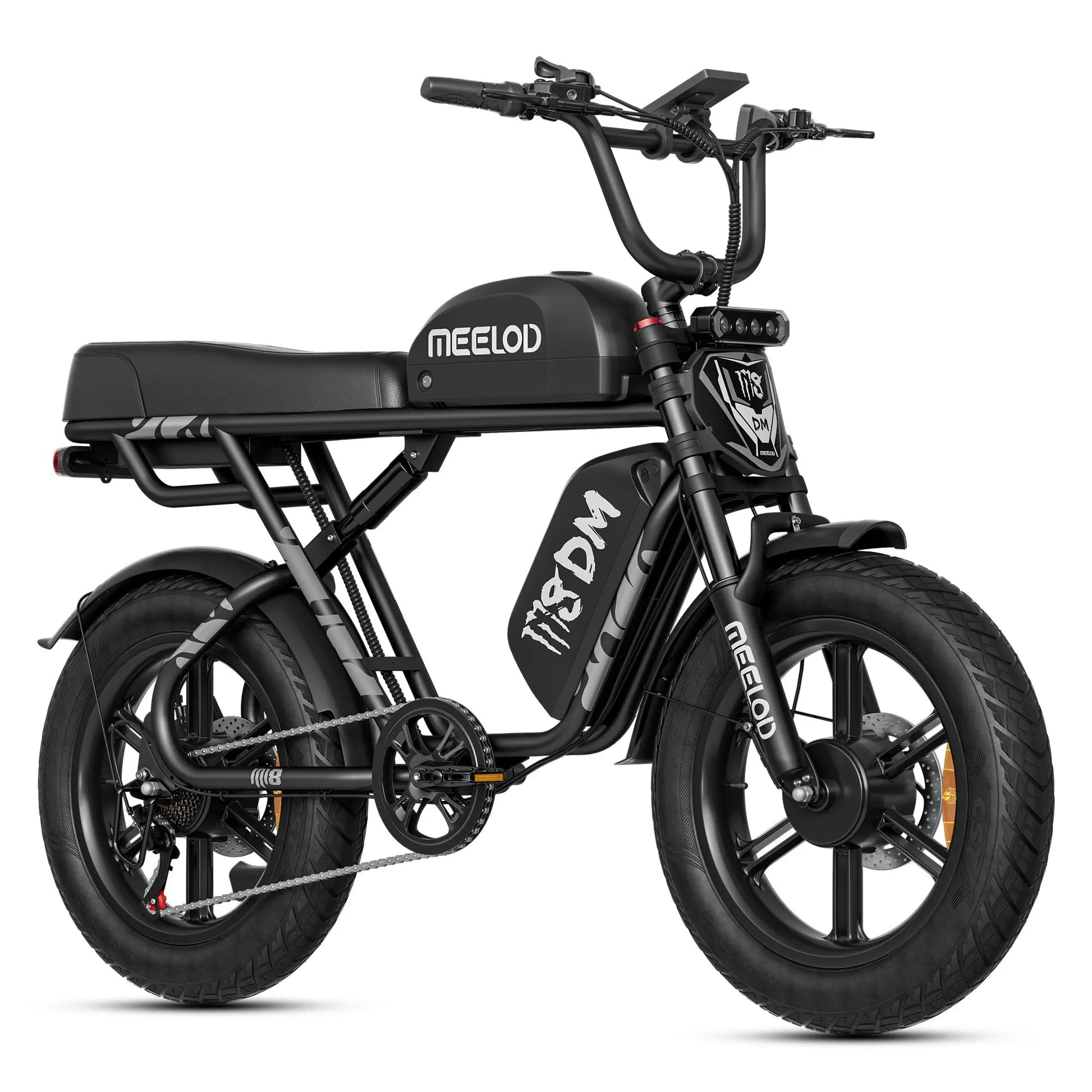 MEELOD M8DM front three-quarter view