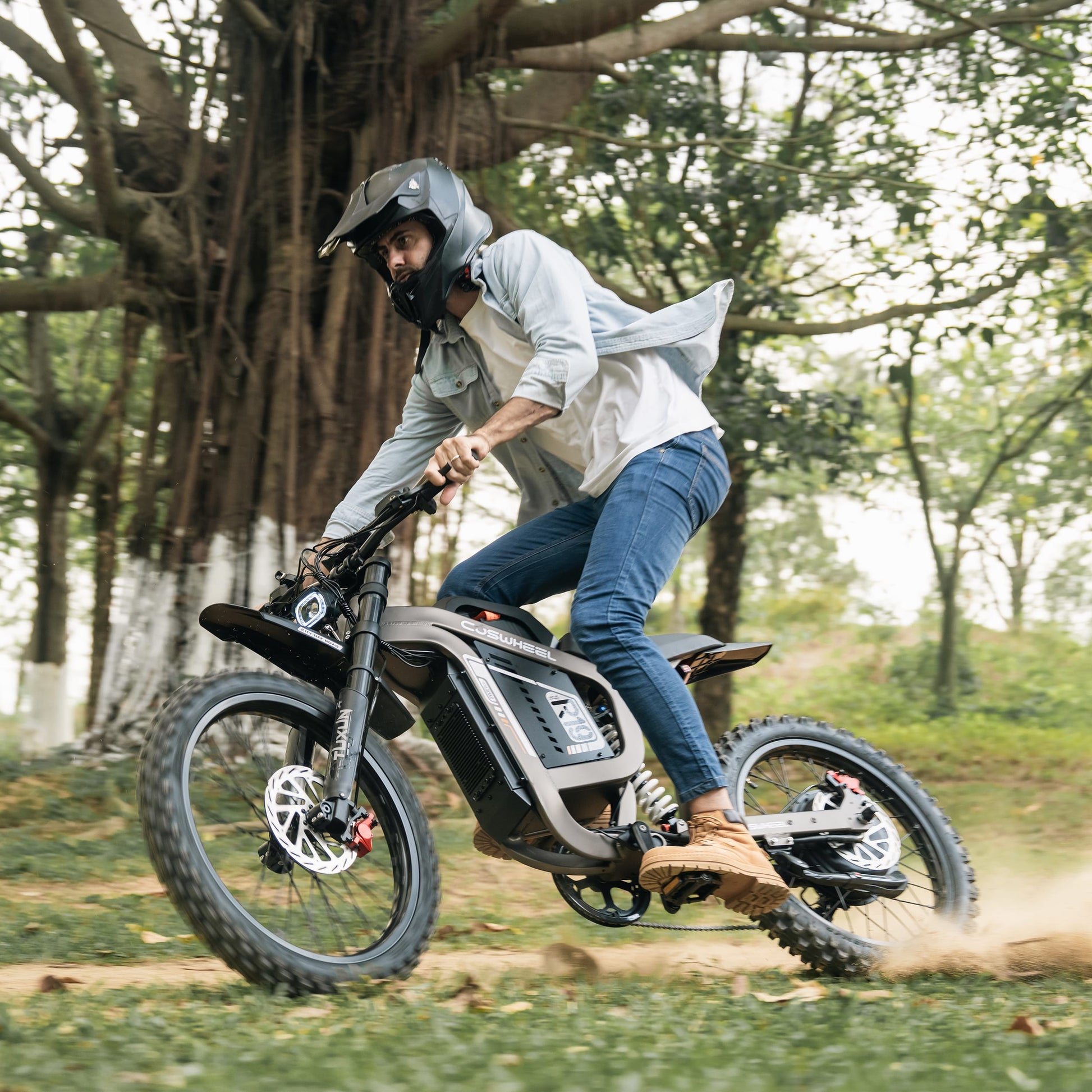 COSWHEEL R19 - rider doing a wheelie